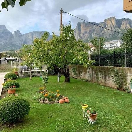 Апартаменты Meteora View Garden Калампака Экстерьер фото